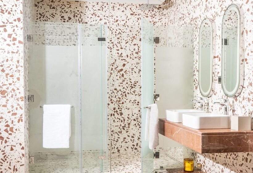 The House Hotel Al Khiran