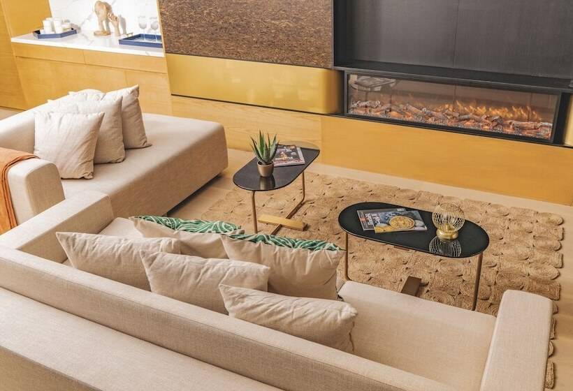 The House Hotel Al Khiran