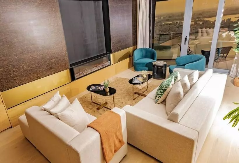 The House Hotel Al Khiran