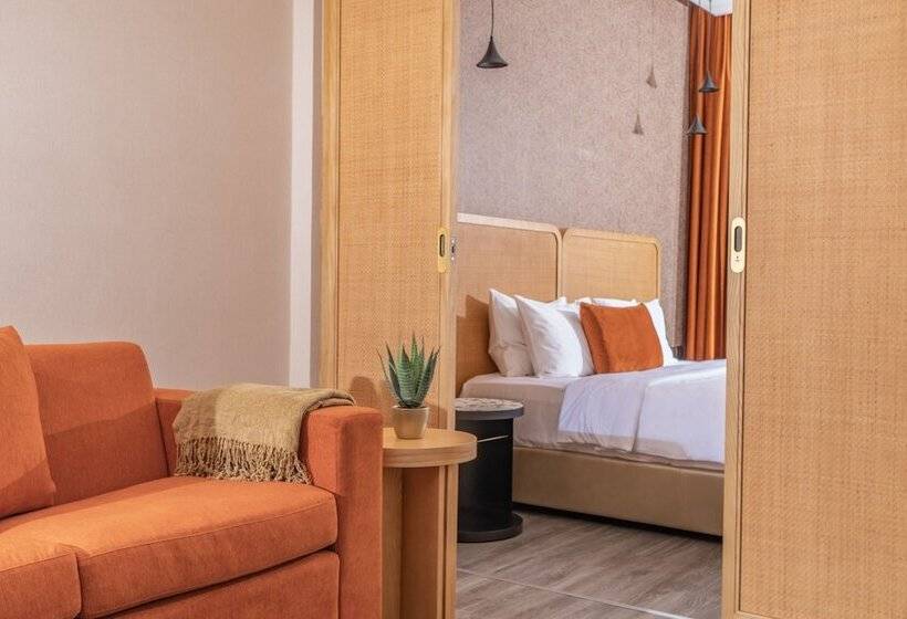 The House Hotel Al Khiran