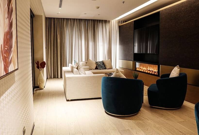 The House Hotel Al Khiran