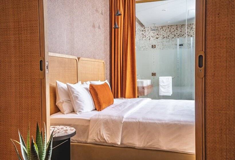 The House Hotel Al Khiran