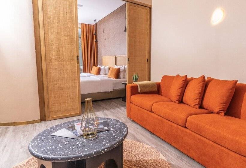 The House Hotel Al Khiran