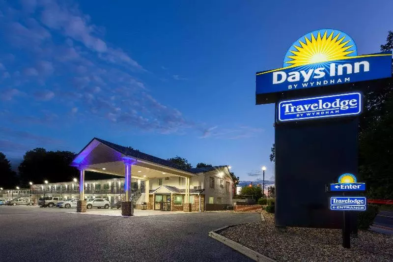 ホテル Days Inn By Wyndham Charles Town