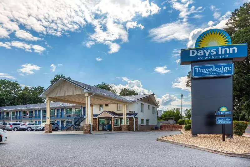 ホテル Days Inn By Wyndham Charles Town