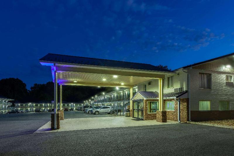 ホテル Days Inn By Wyndham Charles Town