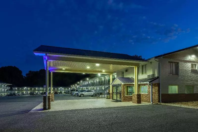 ホテル Days Inn By Wyndham Charles Town