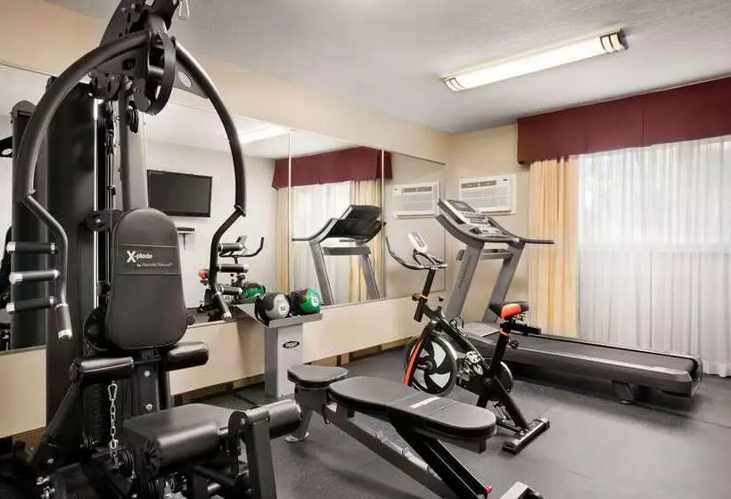 هتل Days Inn By Wyndham Sylvan Lake