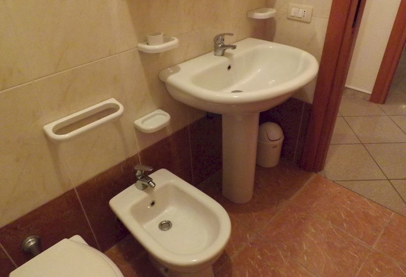 בית מלון כפרי Gallipoli Apartments