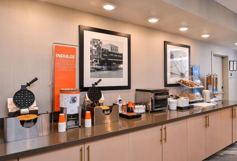 ホテル Hampton Inn & Suites Altoonades Moines