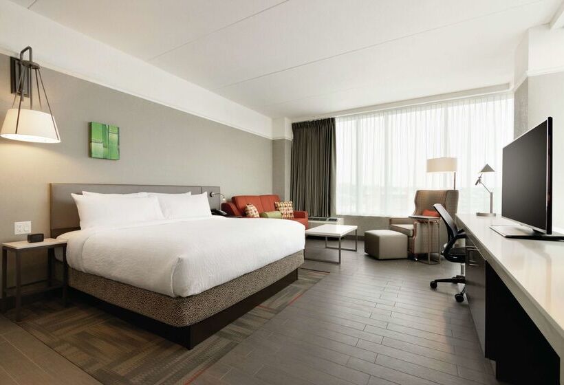 هتل Hilton Garden Inn Calgary Downtown