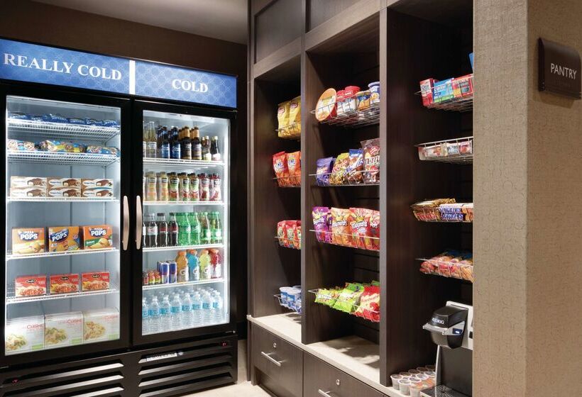 هتل Hilton Garden Inn Calgary Downtown