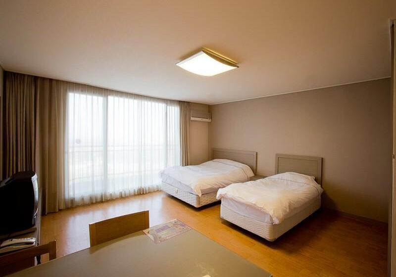 בית מלון כפרי Ipark Condominium