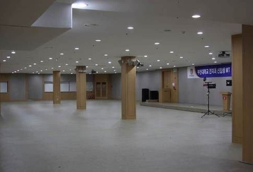 בית מלון כפרי Ipark Condominium