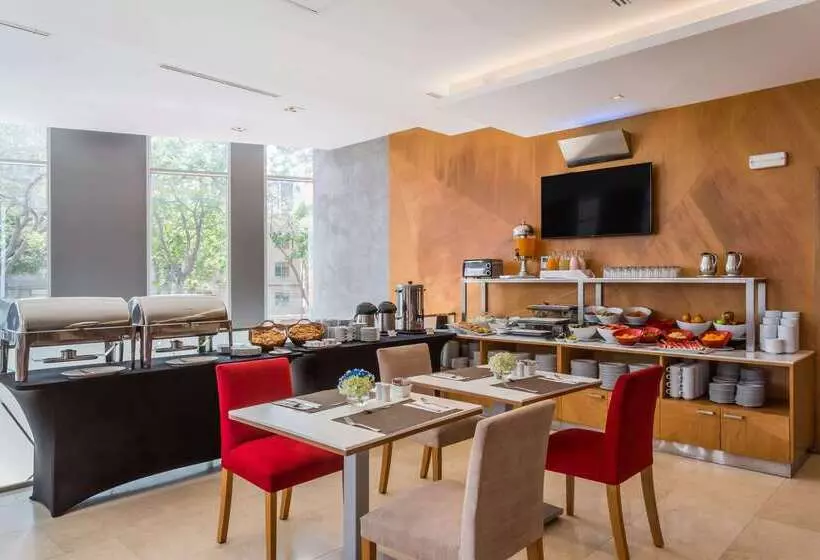 هتل Ramada Encore By Wyndham Lima San Isidro