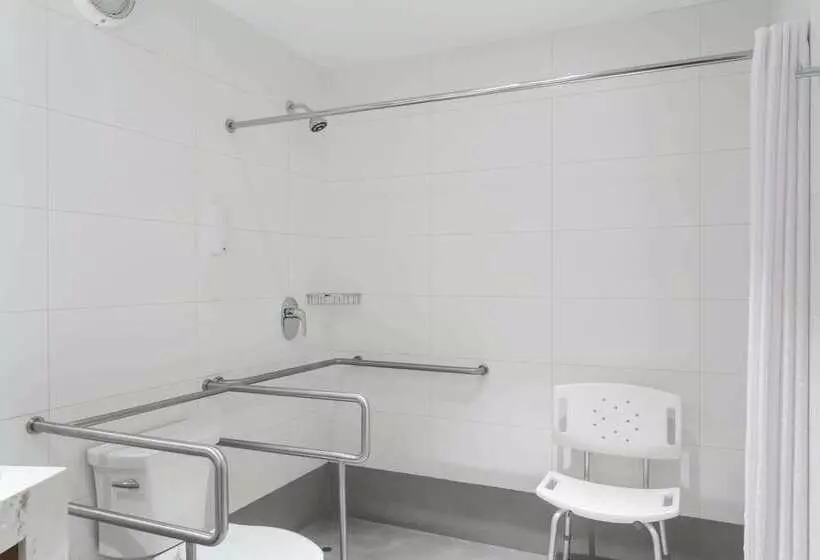 هتل Ramada Encore By Wyndham Lima San Isidro