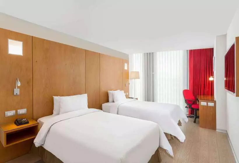 هتل Ramada Encore By Wyndham Lima San Isidro