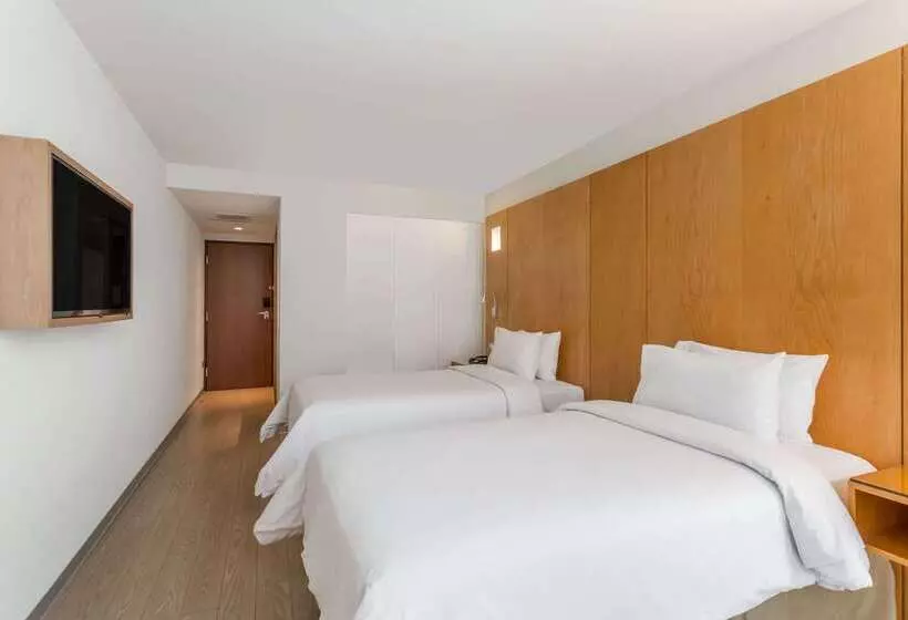 هتل Ramada Encore By Wyndham Lima San Isidro
