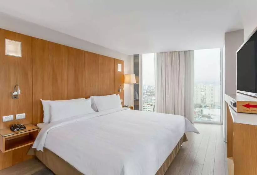 هتل Ramada Encore By Wyndham Lima San Isidro