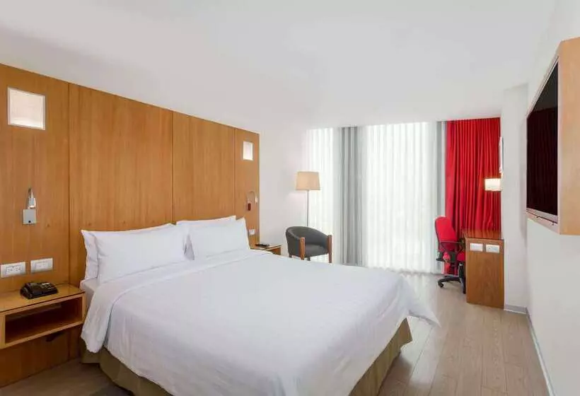 هتل Ramada Encore By Wyndham Lima San Isidro