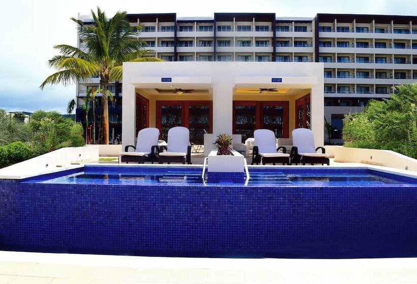 هتل Royalton Blue Waters Montego Bay, An Autograph Collection All Inclusive Resort