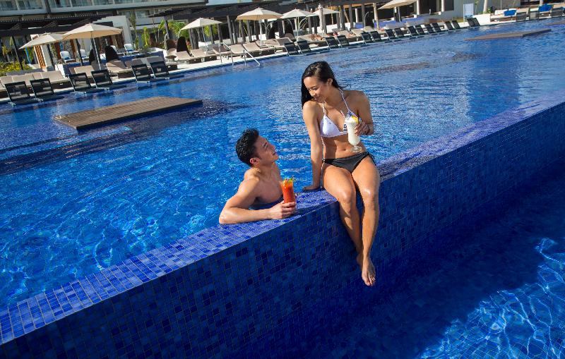 هتل Royalton Blue Waters Montego Bay, An Autograph Collection All Inclusive Resort