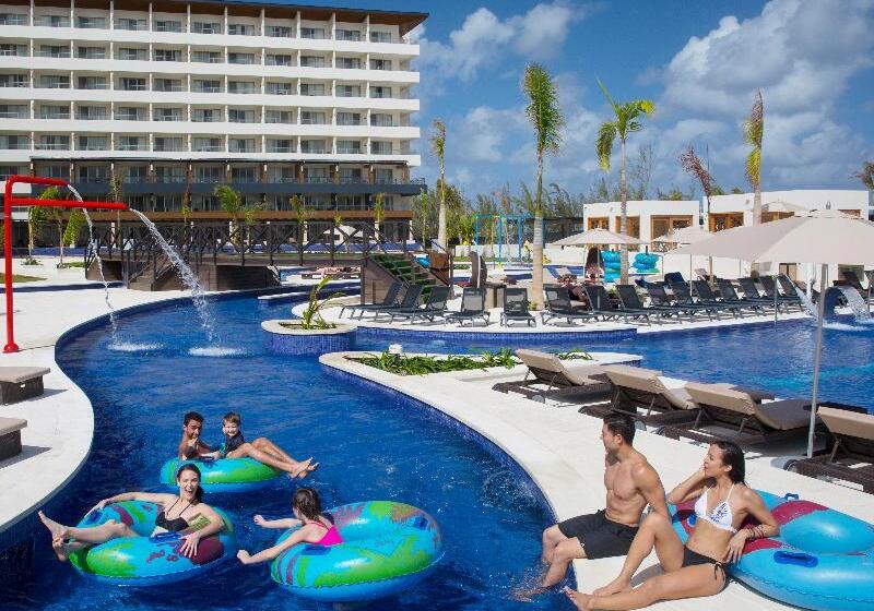 هتل Royalton Blue Waters Montego Bay, An Autograph Collection All Inclusive Resort