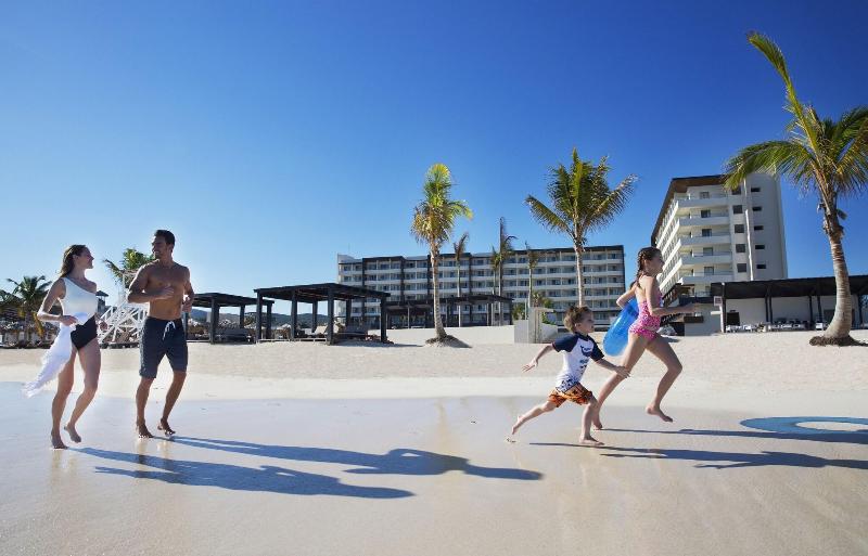 هتل Royalton Blue Waters Montego Bay, An Autograph Collection All Inclusive Resort