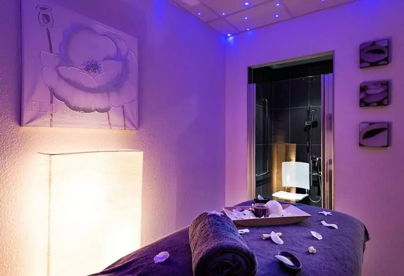 ホテル Résidence Lagrange Vacances Les Chalets D Emeraude