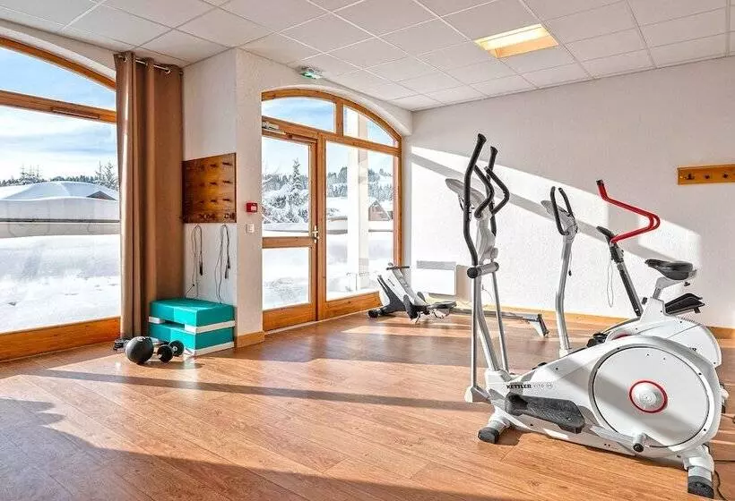 ホテル Résidence Lagrange Vacances Les Chalets D Emeraude