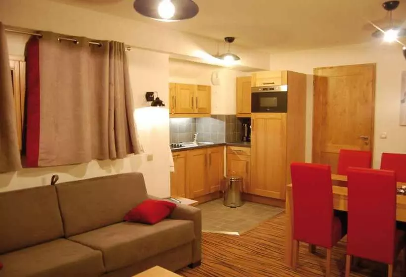 ホテル Résidence Lagrange Vacances Les Chalets D Emeraude