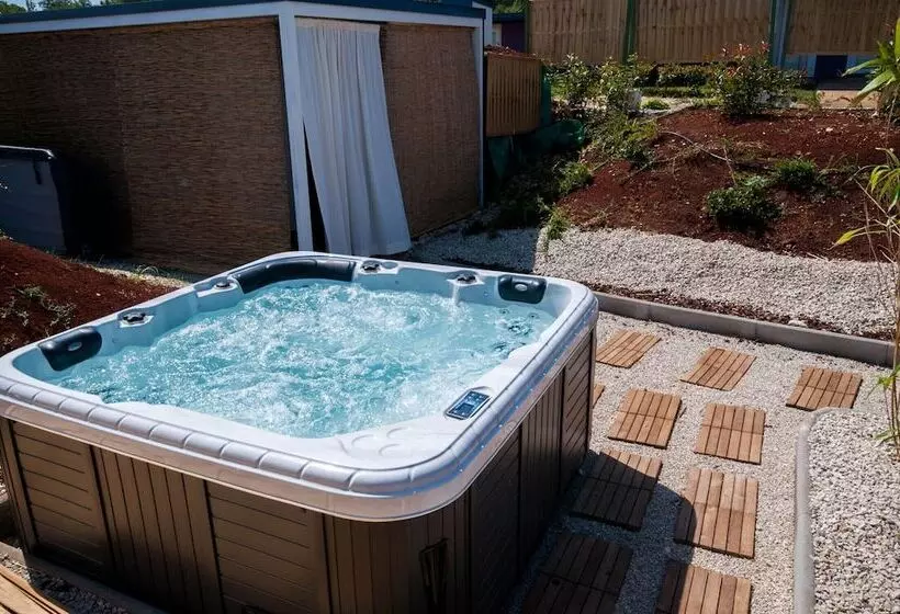 Hotelli Superior Mobile Homes Kastanija   Campsite