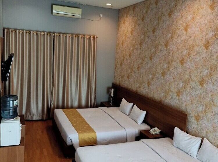 בית מלון כפרי Surya Palace Syariah