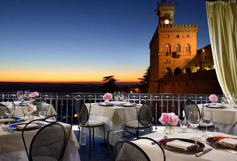 هتل Titano Suites
