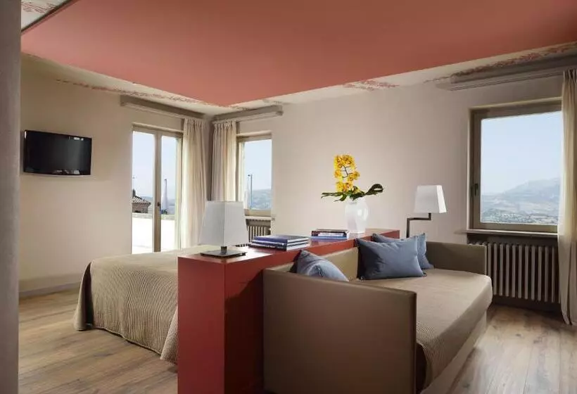 هتل Titano Suites