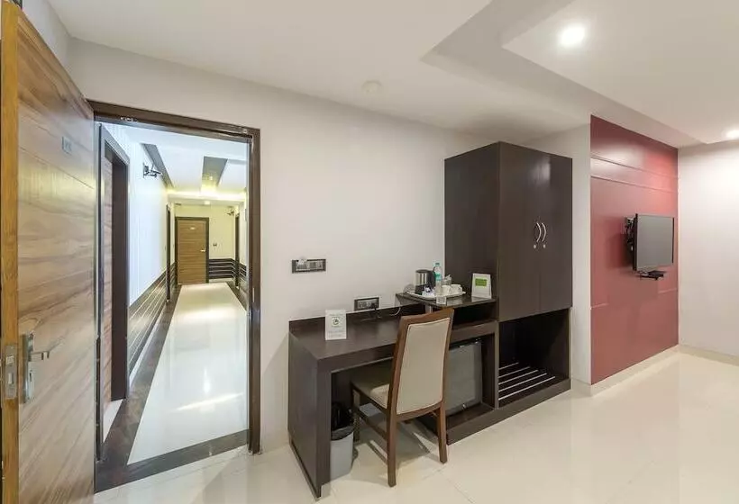 ホテル Treebo Raj Premier, Indiranagar