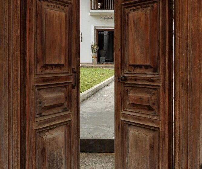 호텔 Villa White Queen