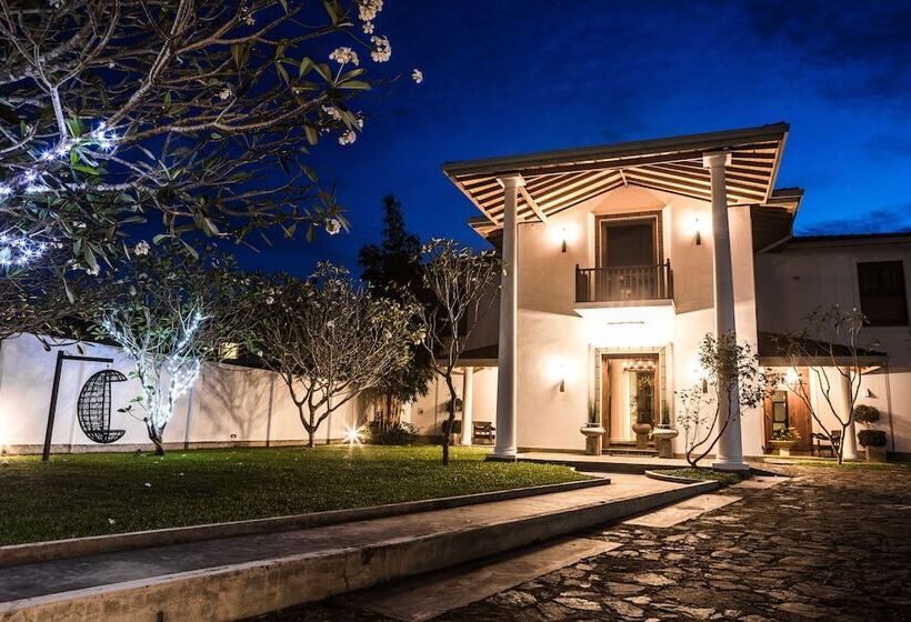 호텔 Villa White Queen