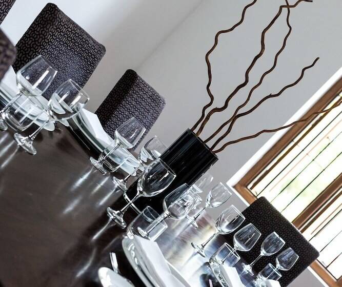 호텔 Villa White Queen