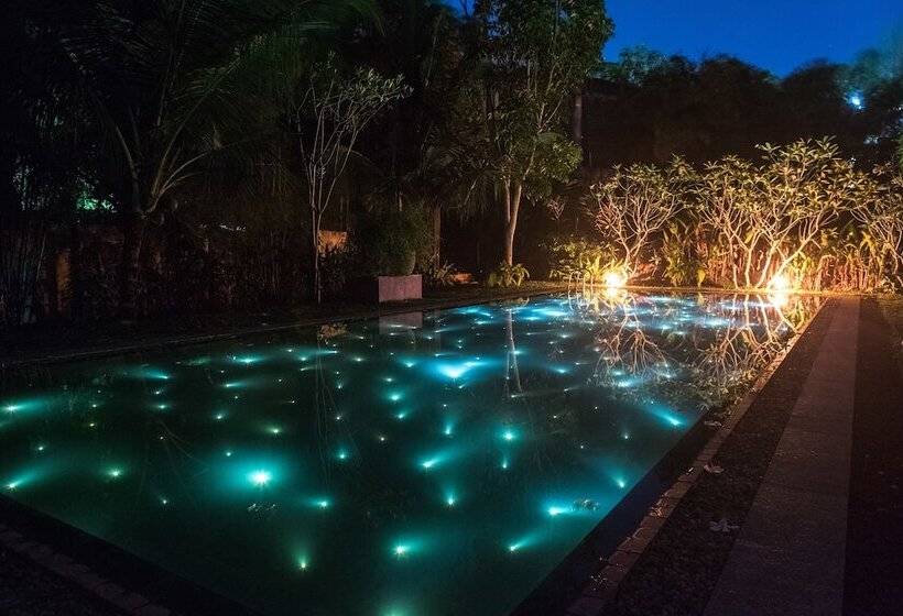 호텔 Villa White Queen