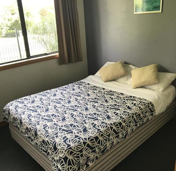 Rainbow Lodge Hostel