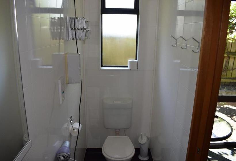 Rainbow Lodge Hostel