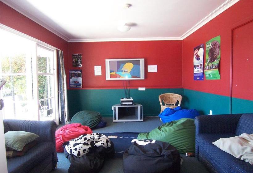 Rainbow Lodge Hostel
