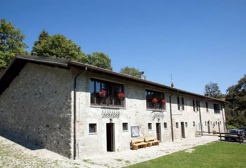 Retkeilymaja Rifugio Alpetto Di Torno