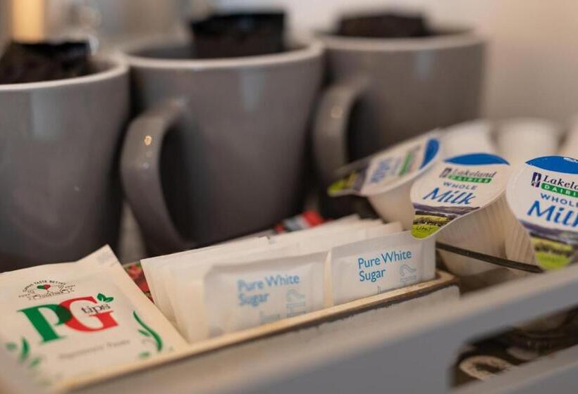 مبيت وإفطار Coach Guest House