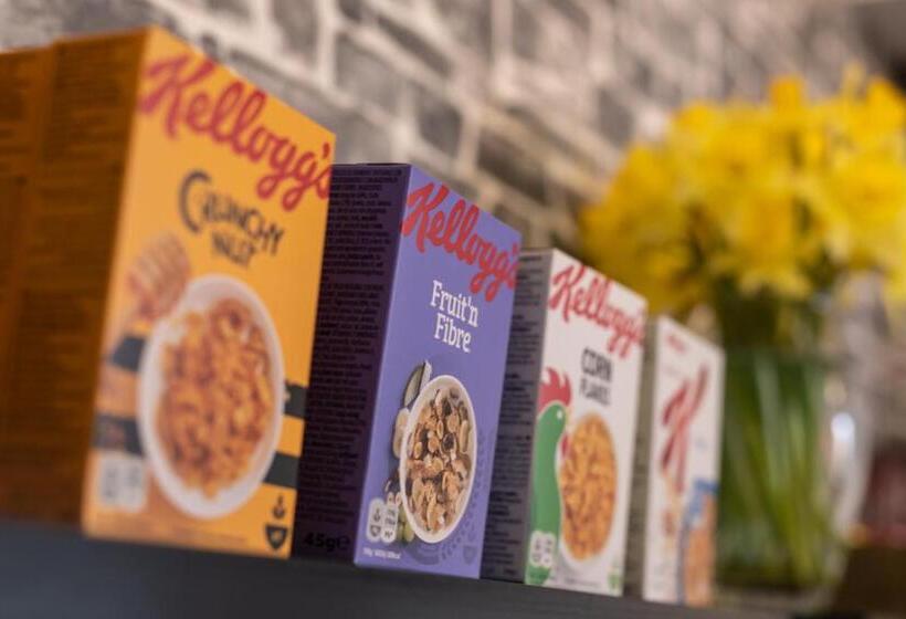 مبيت وإفطار Coach Guest House