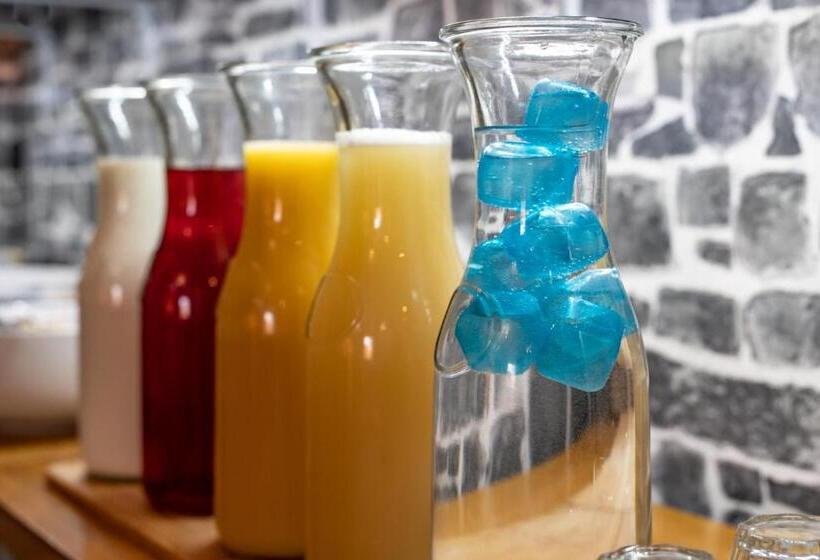 مبيت وإفطار Coach Guest House