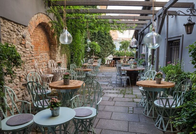 Cathedral Prague Apartments