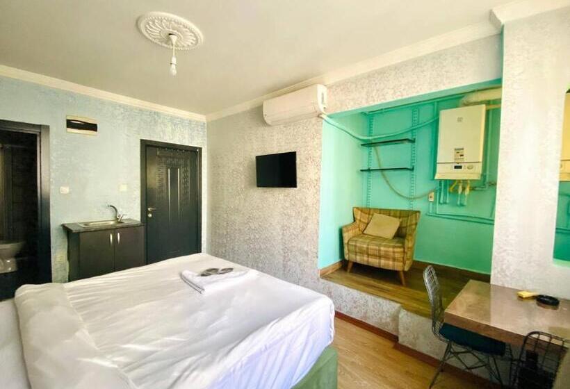 בית מלון כפרי Pera Suites & Studios