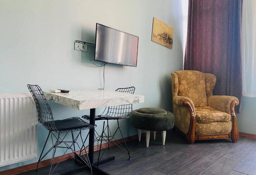 בית מלון כפרי Pera Suites & Studios